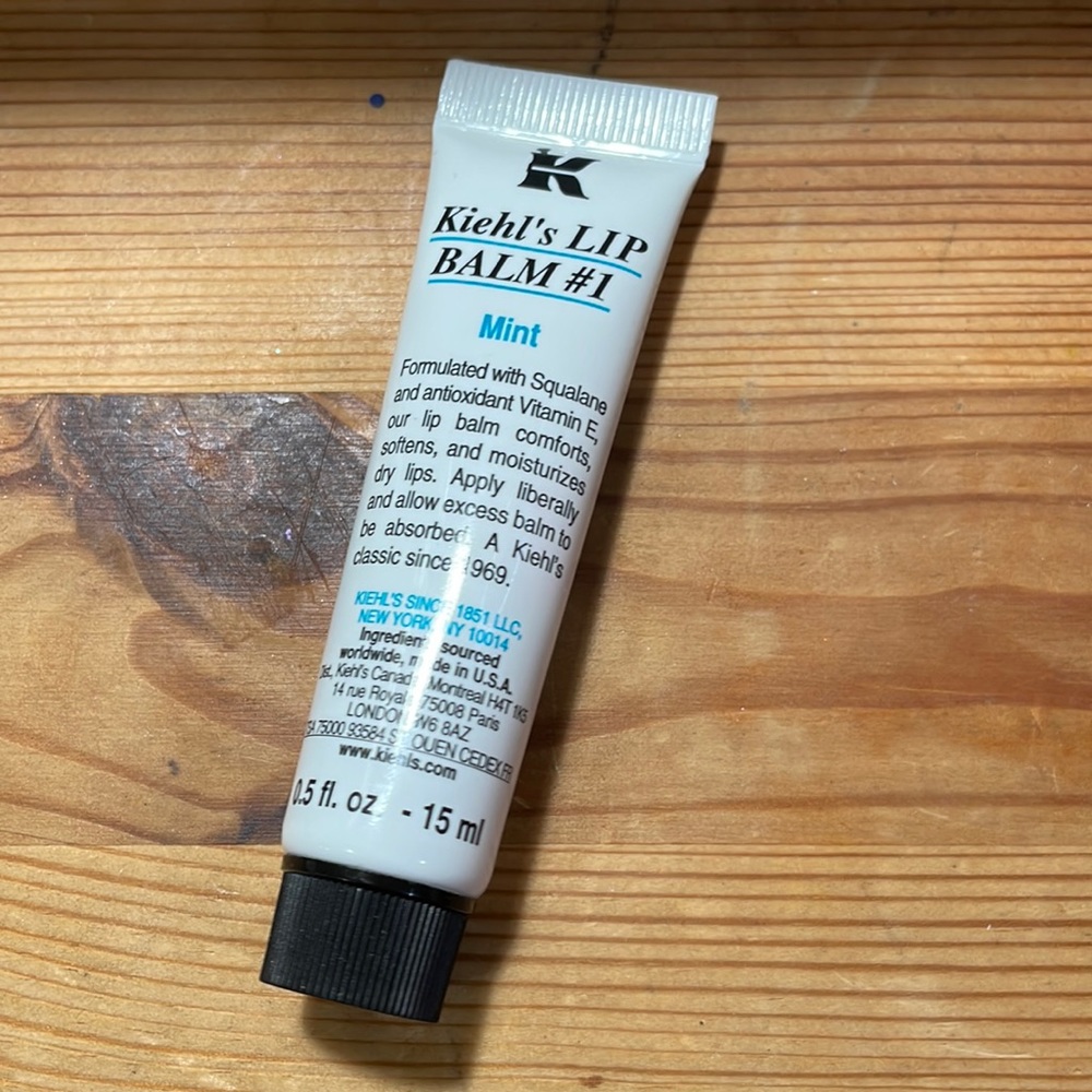 Kiehl's lip balm (new)